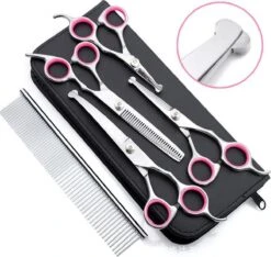 Professionele Hondenscharen Set - Extra Veilige Grooming Set - Trimscharen Voor Honden - Knipschaar - Effileerschaar / Uitdunschaar - Gebogen Schaar Met Ronde Punt - Precisieschaar - Hondenverzorging - Inclusief Kam, 2 Haarclips En Luxe Opbergdoos -Hondenartikelen Serie Winkel 1200x1136 14