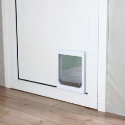 Trixie 2-Weg Hondenluik Wit - XS-S 25 X 29 CM -Hondenartikelen Serie Winkel 1200x1200 1867