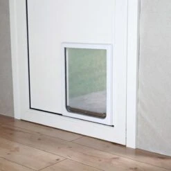 Trixie 2-Weg Hondenluik Wit - M-XL 39 X 45 CM -Hondenartikelen Serie Winkel 1200x1200 1940