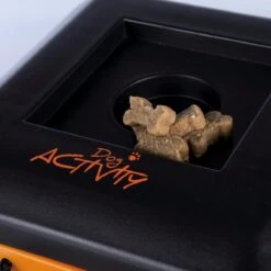 Trixie Dogtoy Dog Activity Strategy Game Gamble Box - Piepend Speelgoed - 15cm X 15cm X 9cm - Zwart/rood/oranje -Hondenartikelen Serie Winkel 1200x1200 2573