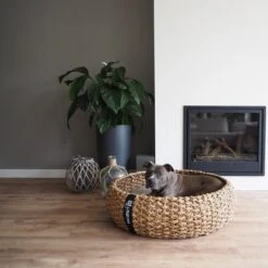 District 70 COCOON - Luxe Hondenmand Van Duurzaam Hoogwaardig Riet Met Zacht Kussen - Maten S/M/L - Large -Hondenartikelen Serie Winkel 1200x1200 469