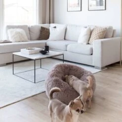 District 70 FUZZ - Hondenmand Comfortabel En Zacht Pluche - Zand, Oudroze, Donkergrijs En Lichtgrijs In S/M/L/XL - Maat: Medium, Kleur: Zand -Hondenartikelen Serie Winkel 1200x1200 681