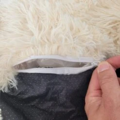 Kussen Voor Kat Of Kleine Hond | Fluffy Dierenkussen Van Pluche | Kat | Bank | Mand | Kattenmand | Kattendeken & Bankbeschermer Max. 15 Kg | Beige | Maat XS -Hondenartikelen Serie Winkel 1200x1200 699