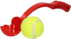 Benson Rode Honden Ballenwerper Met Ergonomische Handgreep – Inclusief Tennisbal – 38cm – Rood | Balwerper Voor Hond | Bal Werpen | Apporteer Speelgoed | Hondenspeelgoed 15 Benson Rode Honden Ballenwerper Met Ergonomische Handgreep – Inclusief Tennisbal – 38cm – Rood | Balwerper Voor Hond | Bal Werpen | Apporteer Speelgoed | Hondenspeelgoed -Hondenartikelen Serie Winkel 1200x672 1