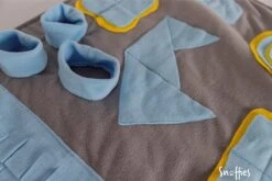 Snuffies Snuffelmat Jara 100x65cm - Snuffelmat – Snuffelmatten - Honden Speelgoed - Honden Speelgoed Intelligentie – Snuffelmat - Snuffelmat Hond - Snuffelmatten – Hersenwerk – Honden Speeltjes – Puppy - Puppy Speelgoed - Honden Denkspelletjes -Hondenartikelen Serie Winkel 1200x800 147