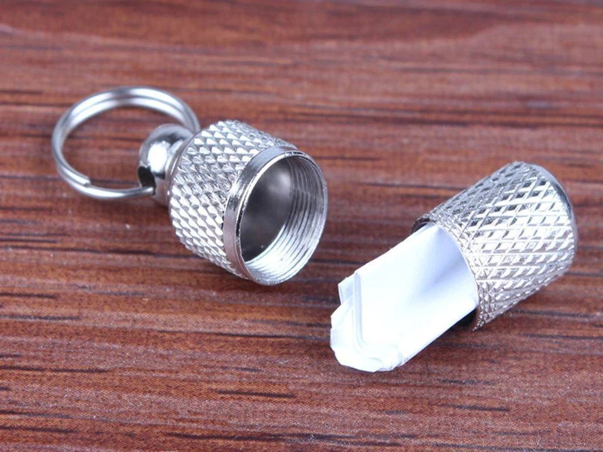 Adreskoker Voor Hondentuigje - Koker ID Huisdieren - Hond En Of Kat, Adres Telefoonnummer, Poezentuigje. 3 Adreskoker Voor Hondentuigje - Koker ID Huisdieren - Hond En Of Kat, Adres Telefoonnummer, Poezentuigje.