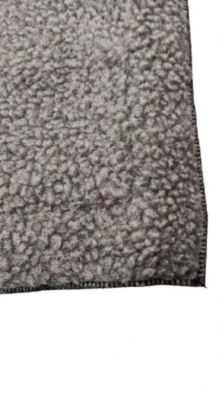 Benchkussen 70x50 Cm. Grijs. Eenvoudig Sheepskin Benchkussen. Geschikt Voor Benches Van 76 Cm. -Hondenartikelen Serie Winkel 674x1200